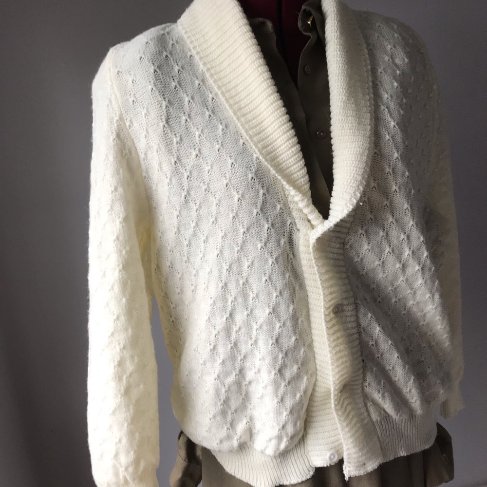 White sweater - Picture 9 of 10